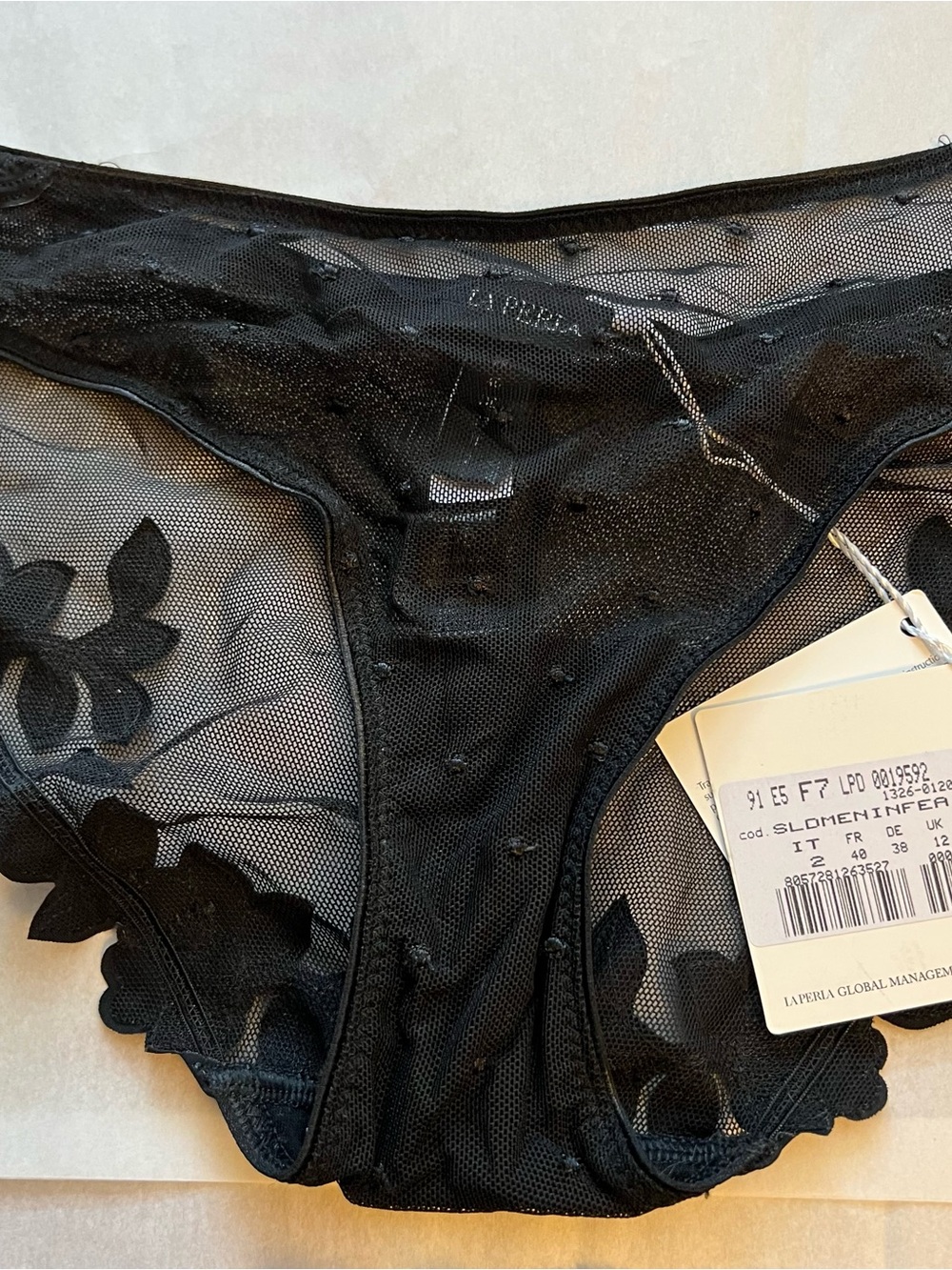 La Perla Women’s Lace & Mesh bikinis, and thongs - 4 pair NEW X small 27/28in - Picture 12 of 16